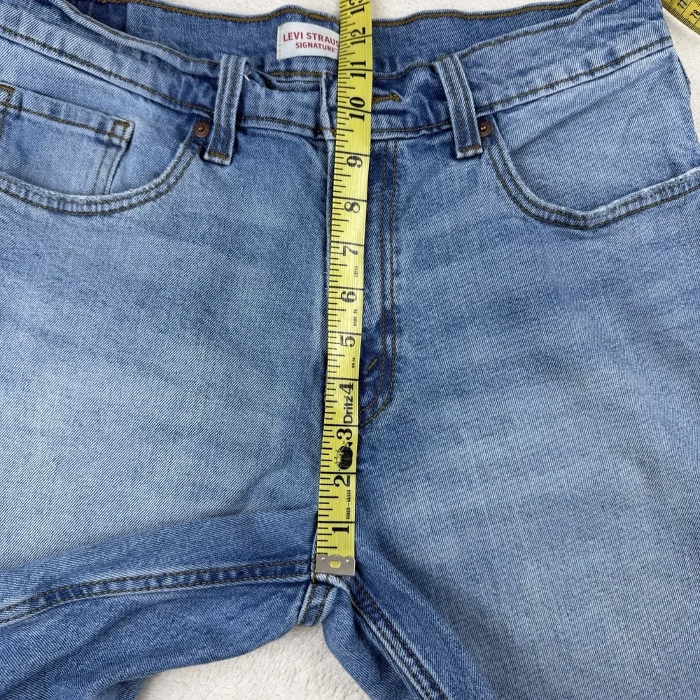 Levi Strauss Signature Medium Wash Denim Jean Shorts Size‎ 32
